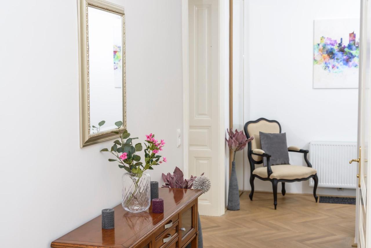 Senator Suite Stephansplatz By Ichbucheat Viyana Dış mekan fotoğraf